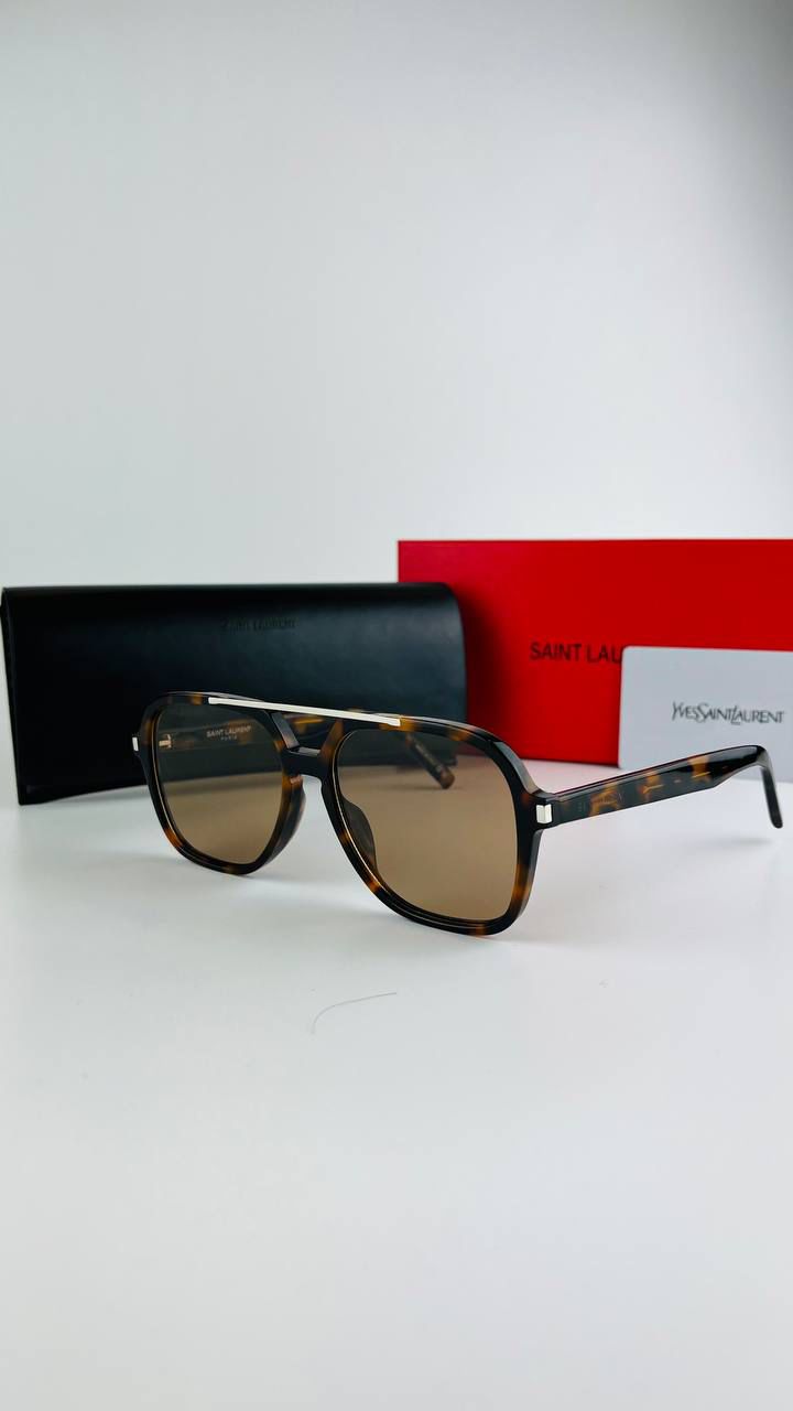 Louren Maggie W