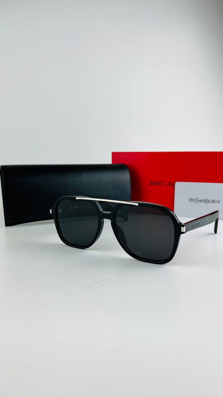 Louren Maggie W
