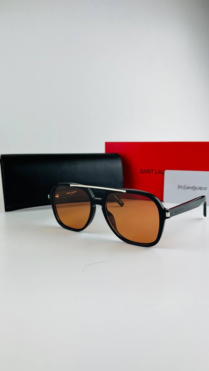 Louren Maggie W