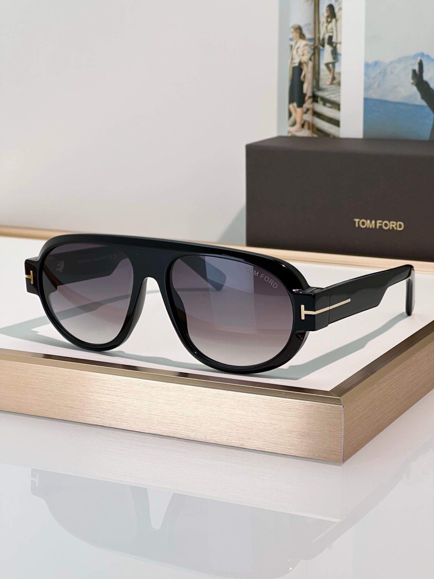 Ford Aurora 1102
