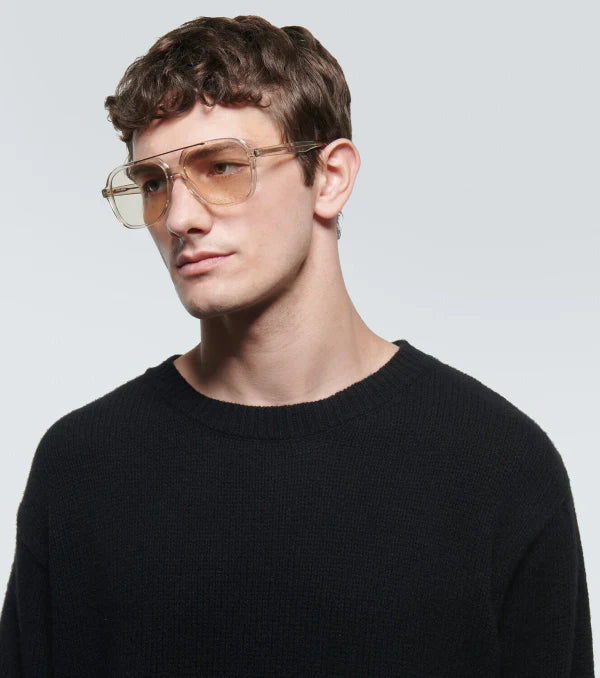 Louren Maggie W